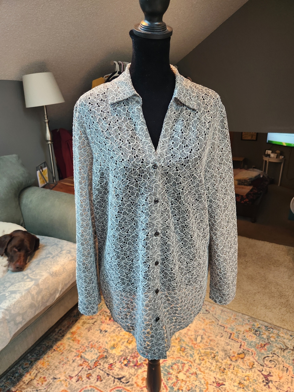 Chico's Light Gray Lace-Pattern Button-Down Shirt Medium Great!